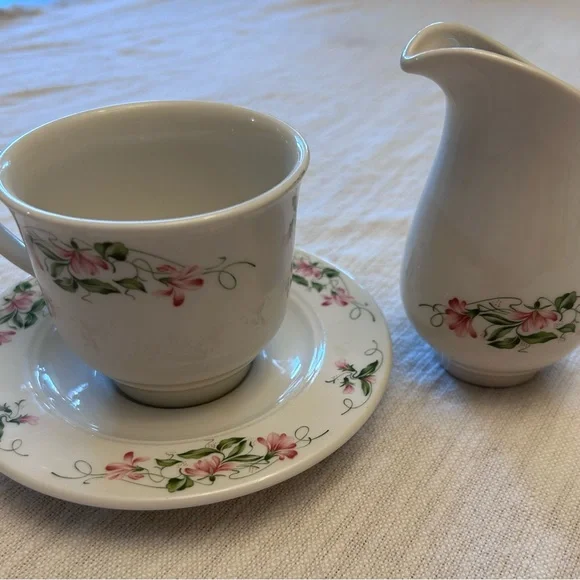 Vintage Homer Laughlin teacup, saucer, and creamer set, Pink Violets pattern - Picture 1 of 12
